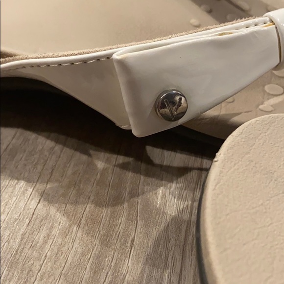 - Vionic Flip Flops - Picture 3 of 3